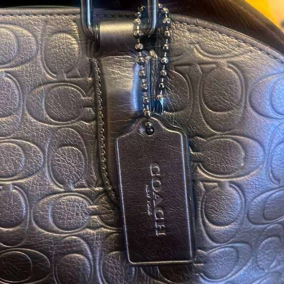 Gorgeous Metallic Quinn Coach - Picture 8 of 10